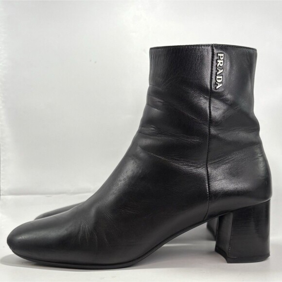 Prada Black Calf Leather Ankle Boots w/ Silver Logo Accent Block Heel Sz EU 38 8 - Picture 1 of 12